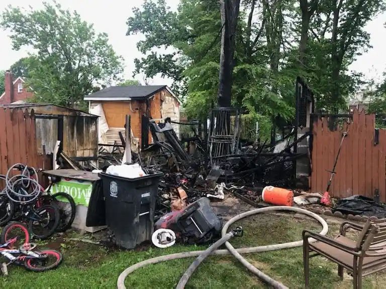 E121 runs shed fire in Co.34s area