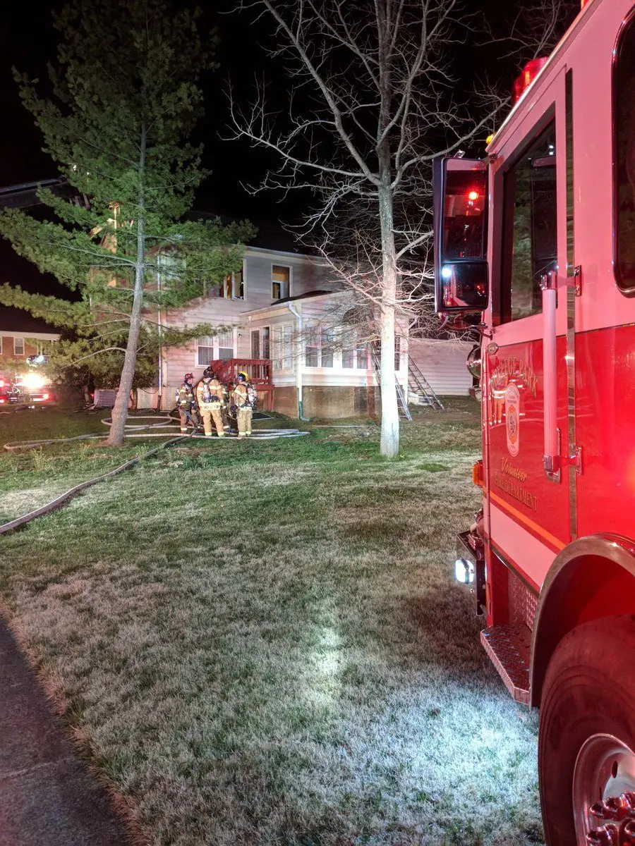 Engine, Truck, and Chief Run 48 House Fire