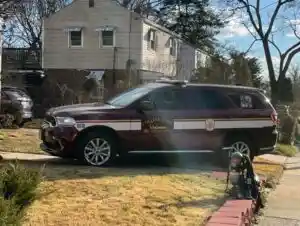 Engine and Chief Take 1st Due at House Fire