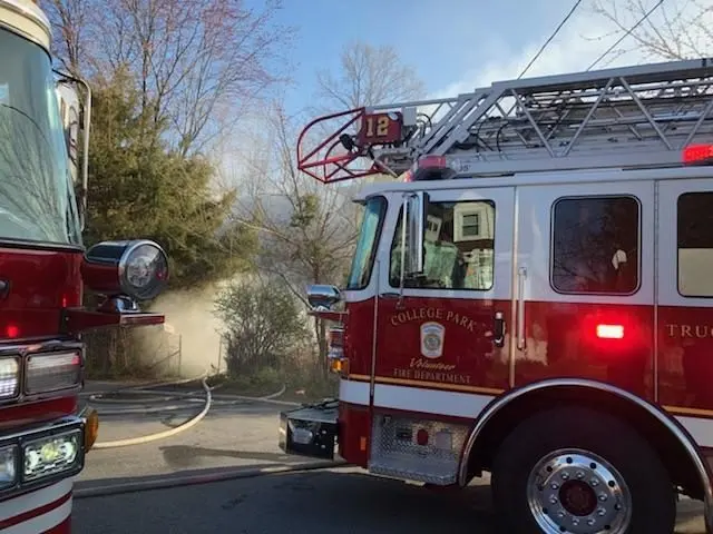 Truck, Chief, and Deputy Run 31 House Fire