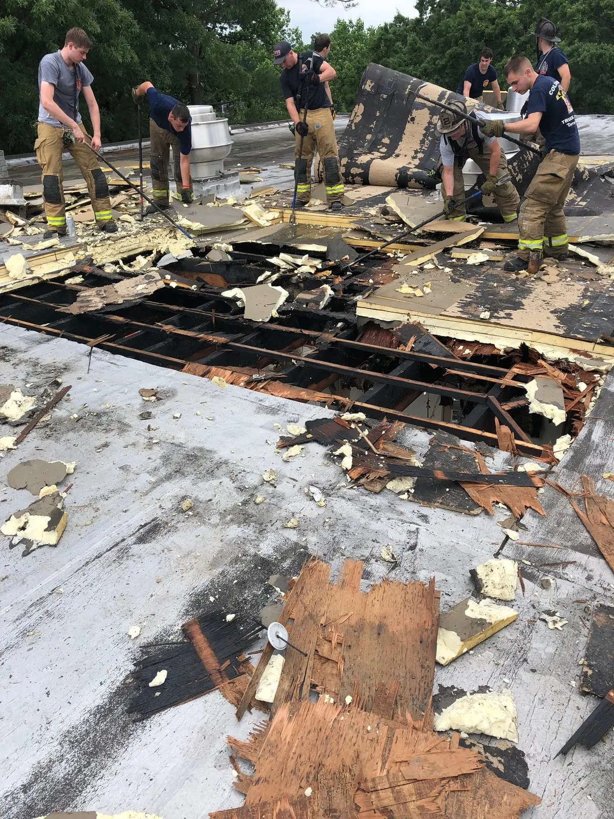 Truck, Chief, and Deputy Take In 2 Alarm Apartment Fire
