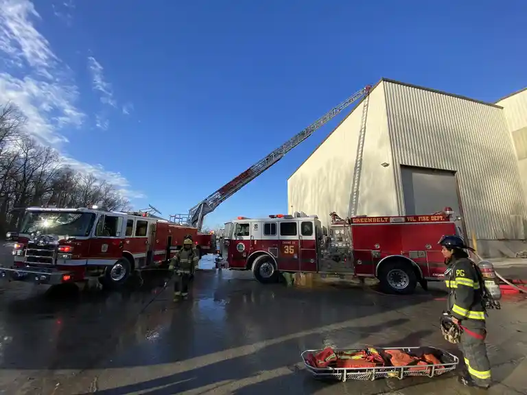 E122 & Truck 12 run building fire in 31’s area
