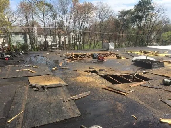 Truck and Chief Run 48 Apartment Fire